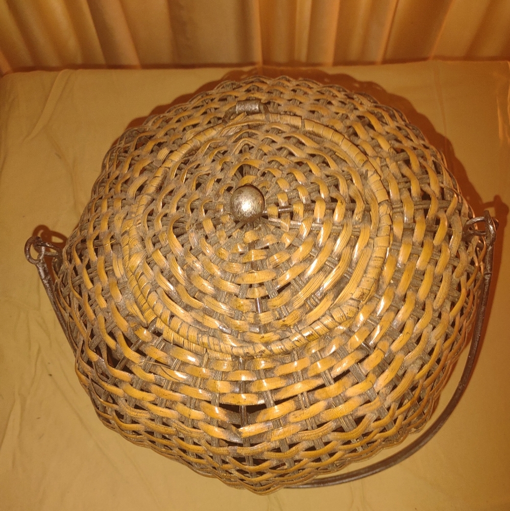 Metal handle Wooden Wicker Basket
